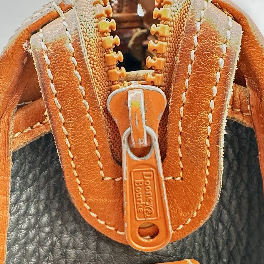 VTG Dooney & Bourke Crossbody Purse Pebbled Black & Tan Smooth Leather Footed - Picture 9 of 13